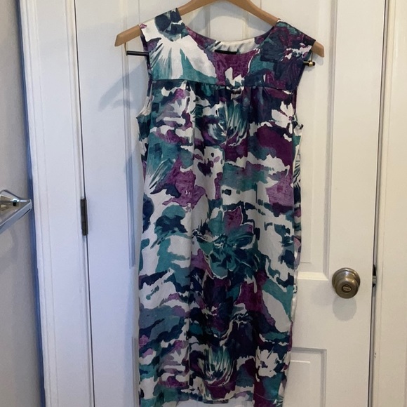 Like new flowy floral sundress - Picture 1 of 5